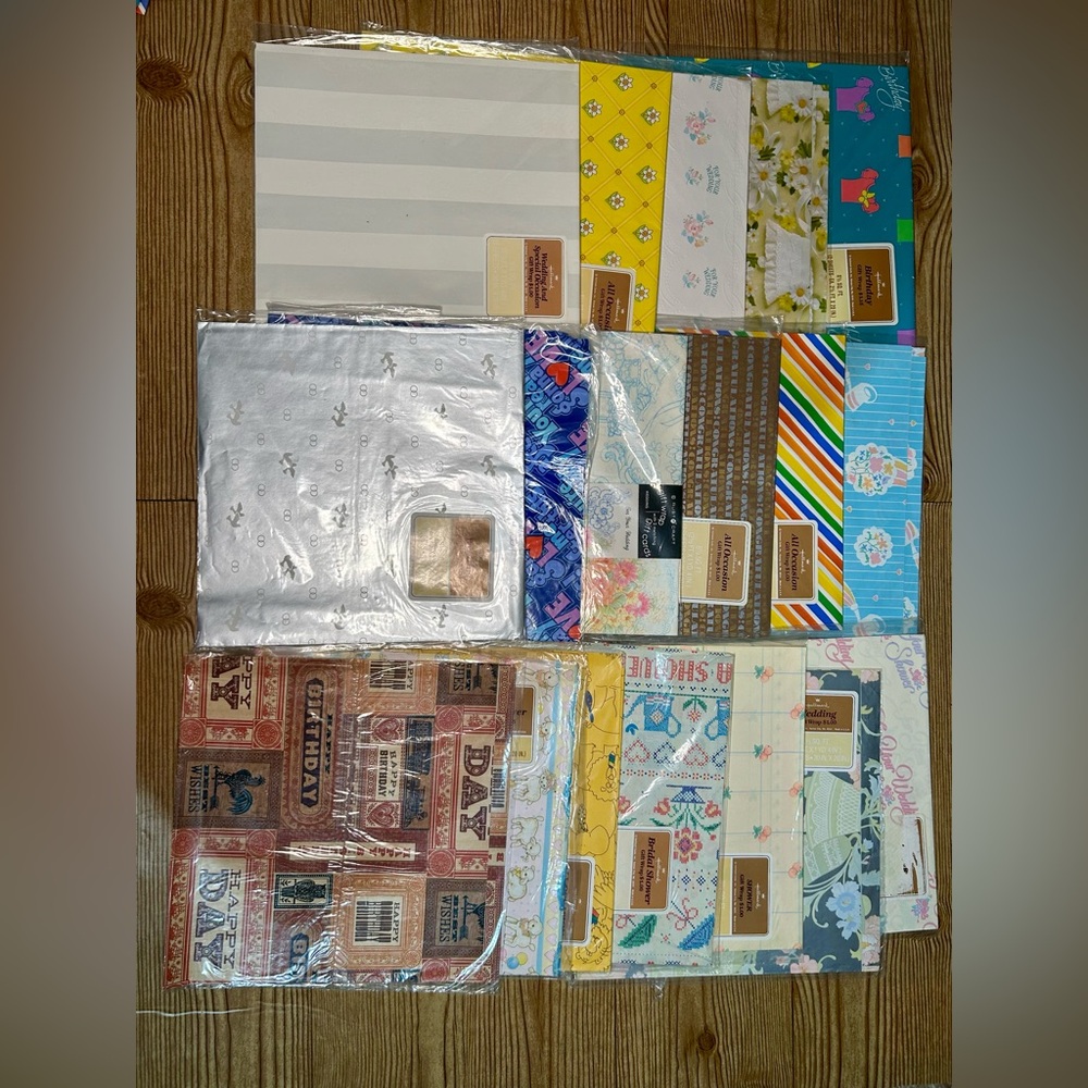 70’s gift wrap sealed 25 random mixed lot - Picture 3 of 4